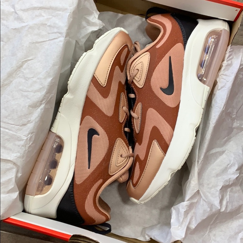 W AIR MAX 200 running shoes - Picture 2 of 16